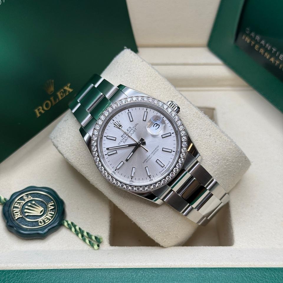 Rolex Datejust 36 Silver Index Dial Stainless Steel Diamond Bezel Oyster Bracelet - Image 4