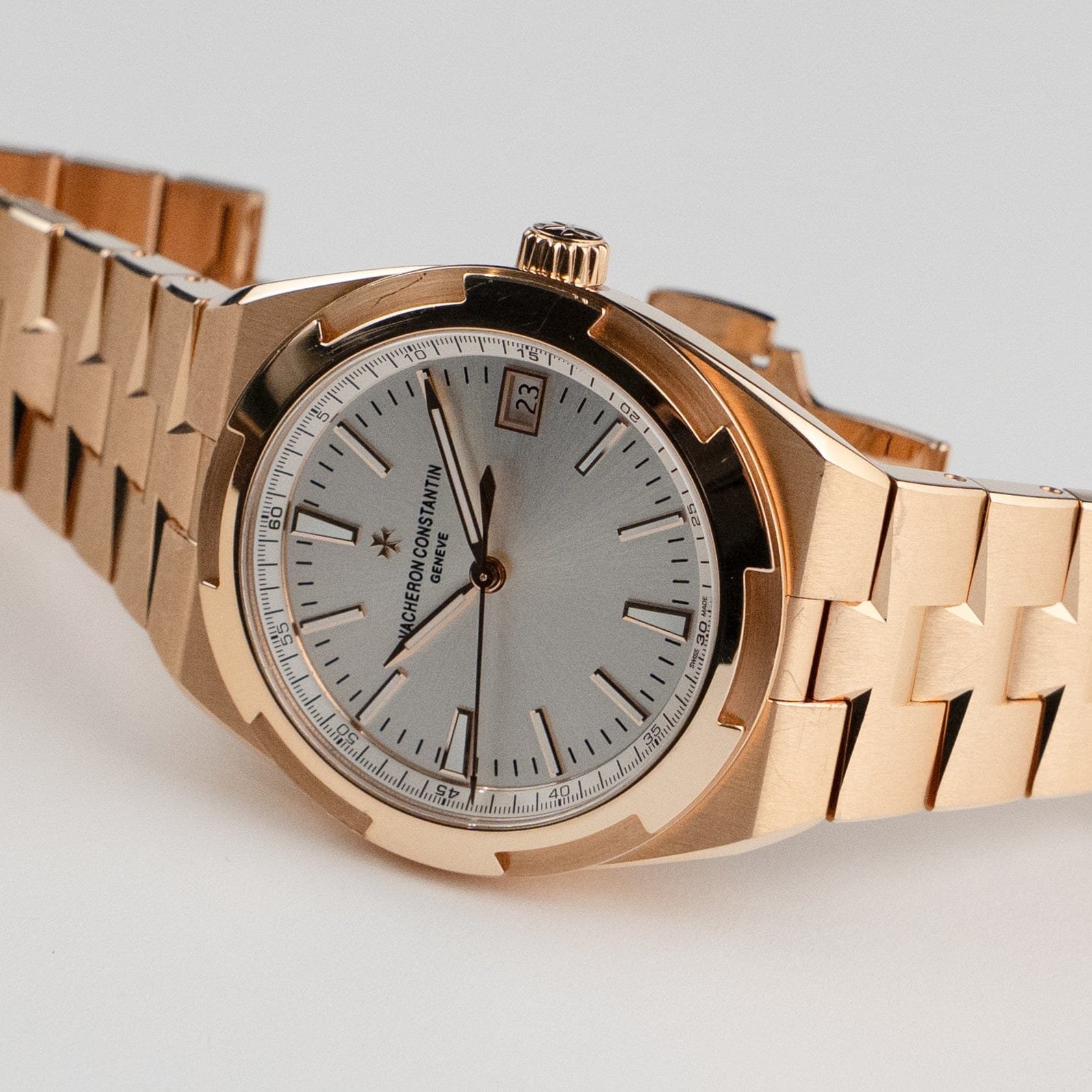 Vacheron Constantin Overseas 4500V/000R-B127 Rose Gold Silver Dial (2022) - Image 7