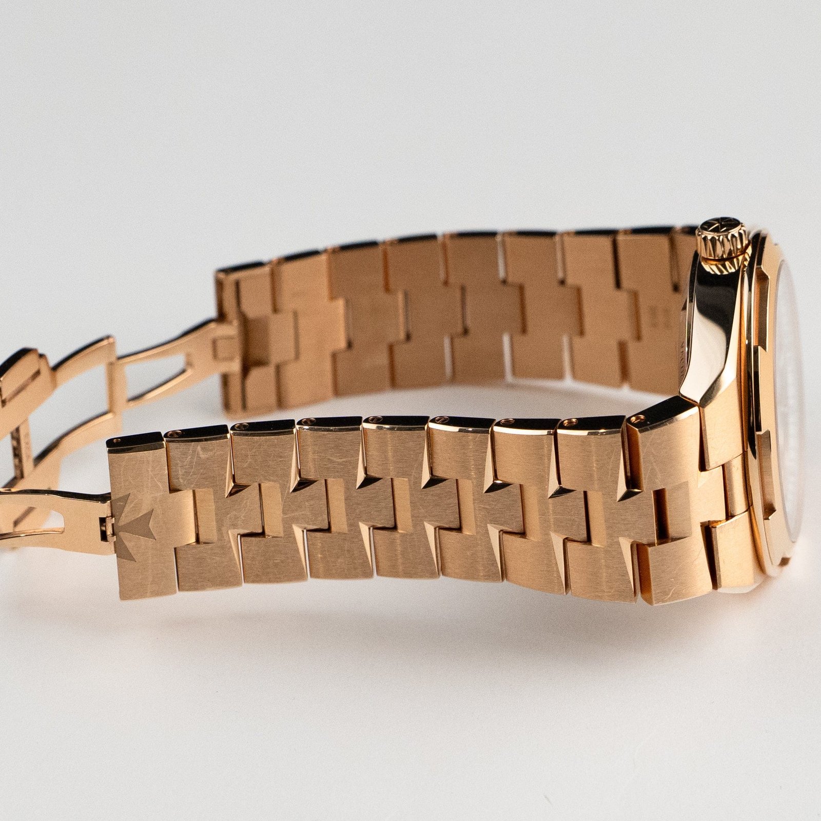 Vacheron Constantin Overseas 4500V/000R-B127 Rose Gold Silver Dial (2022) - Image 10