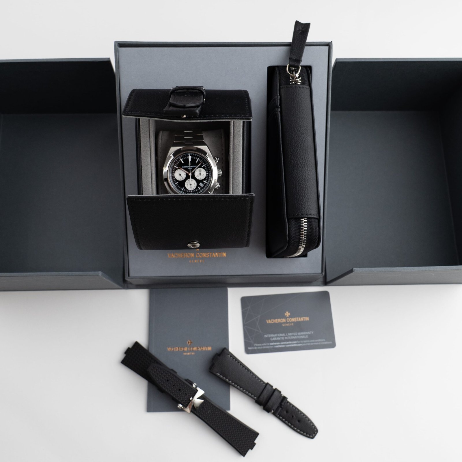 Vacheron Constantin Overseas Chronograph 5520V/210A-B481 Stainless Steel Black Dial (2026) - Image 14
