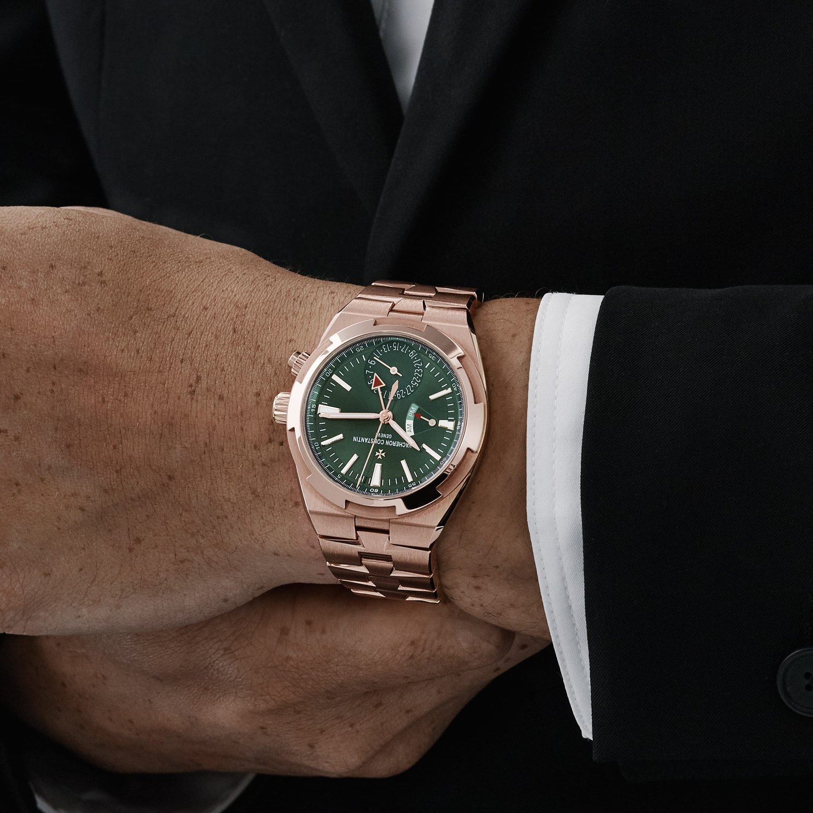Vacheron Constantin Overseas Dual Time 7920V/210R-B965 Rose Gold Green Dial (2024) - Image 3