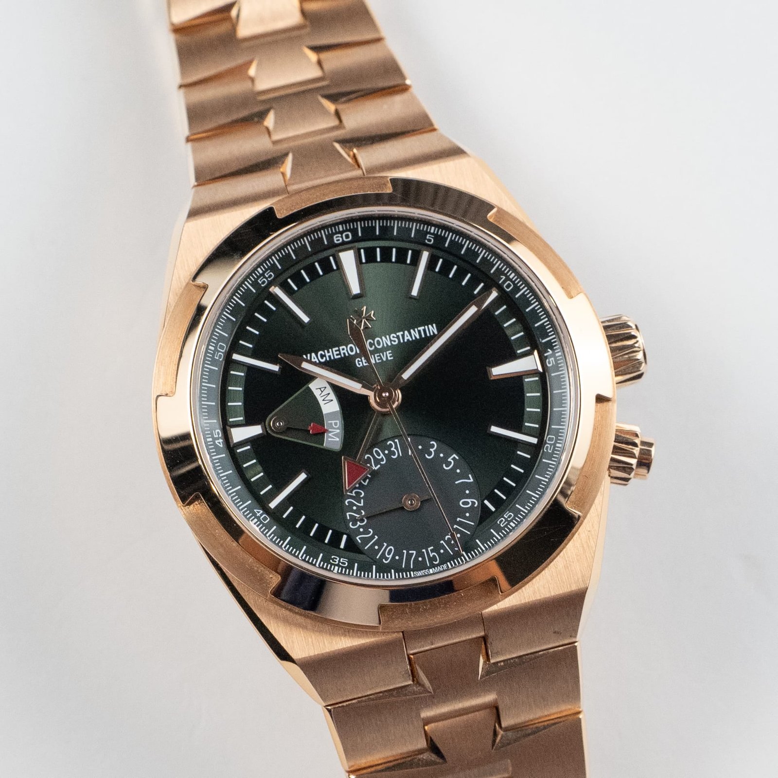Vacheron Constantin Overseas Dual Time 7920V/210R-B965 Rose Gold Green Dial (2024) - Image 5