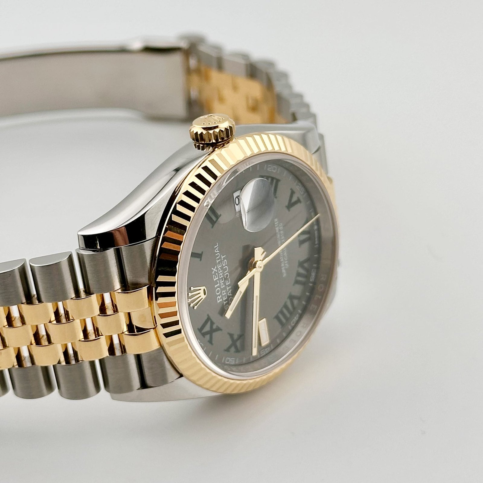 Rolex Datejust 36 126233 'Wimbledon' Stainless Steel Yellow Gold Slate Dial Jubilee (2026) - Image 3