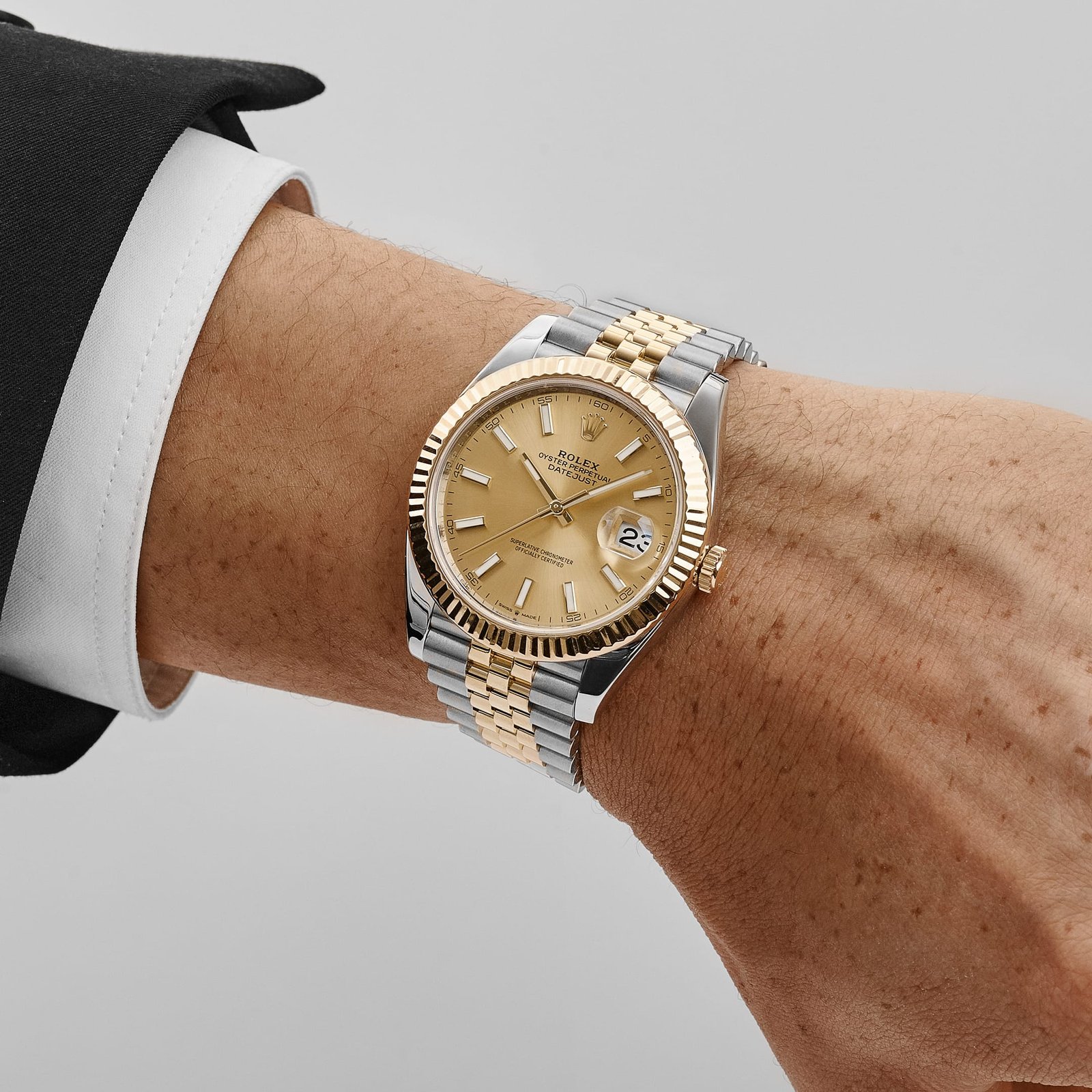 Rolex Datejust 41 126333 Stainless Steel Yellow Gold Champagne Dial Jubilee - Image 2