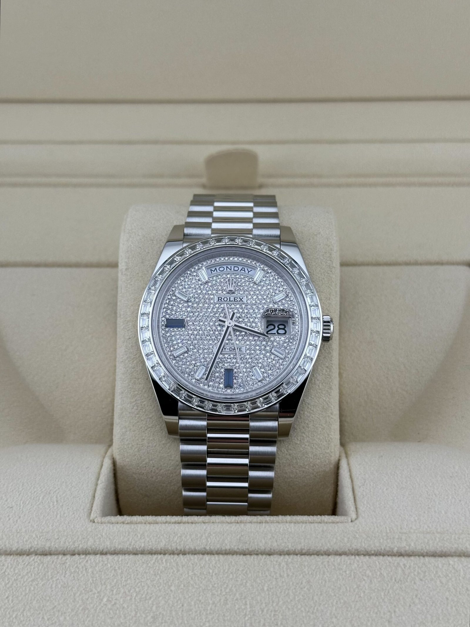 Rolex Day-Date 40 228396TBR Platinum Diamond Sapphire Dial Diamond Bezel President (2024) - Image 3