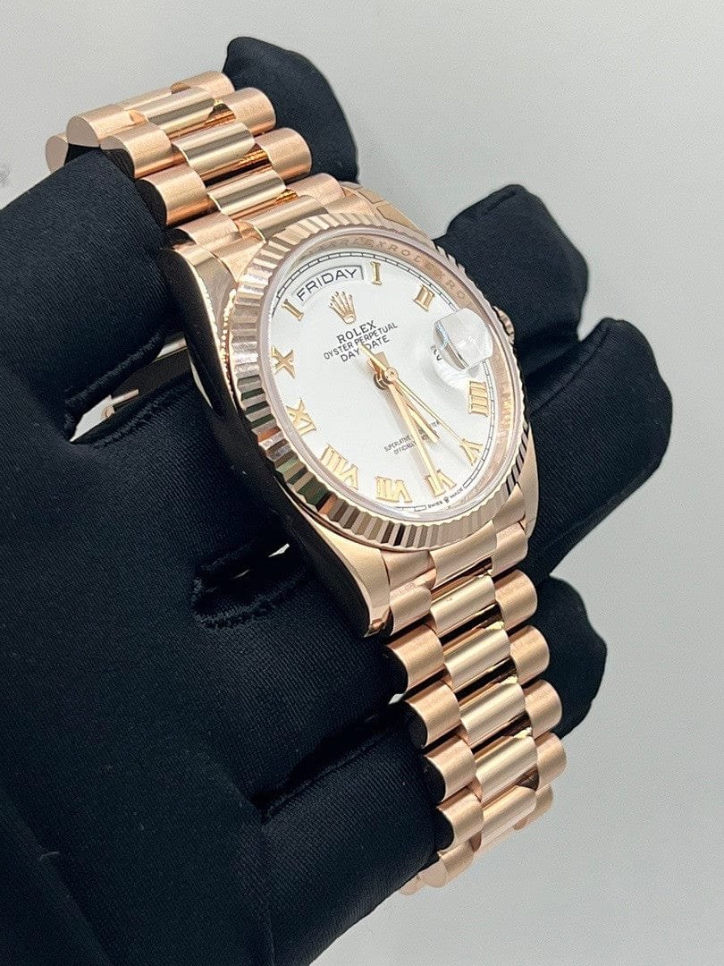 Rolex Day-Date 36 128235 Rose Gold White Dial (2026) - Image 3