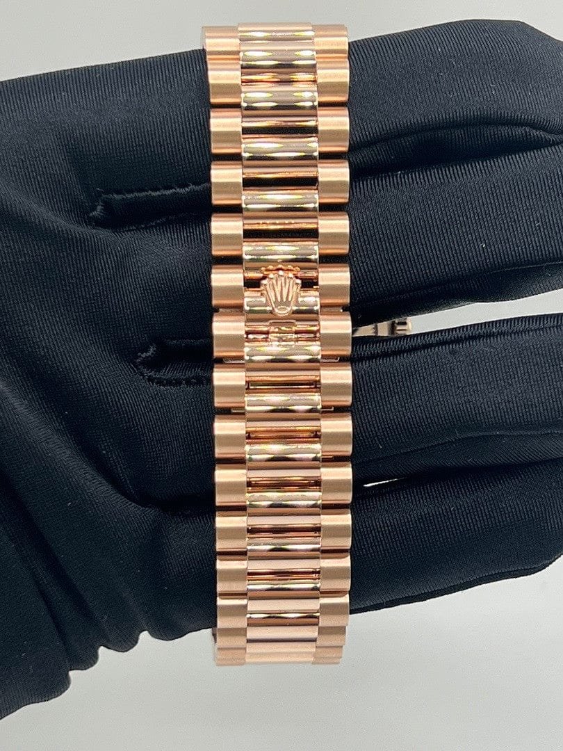Rolex Day-Date 36 128235 Rose Gold White Dial (2026) - Image 5