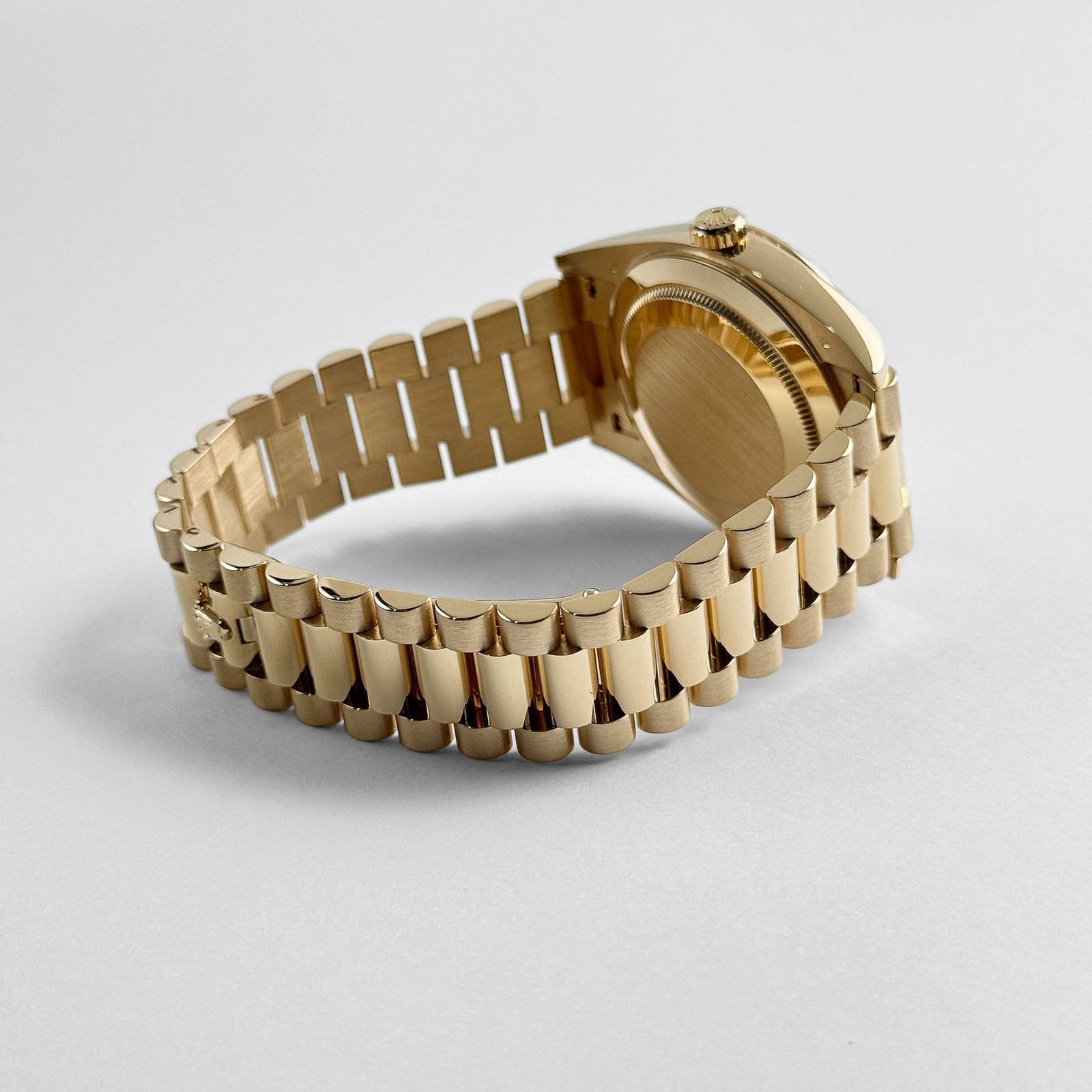 Rolex Day-Date 40 228238 Yellow Gold Silver Roman Numerals Dial (2026) - Image 9