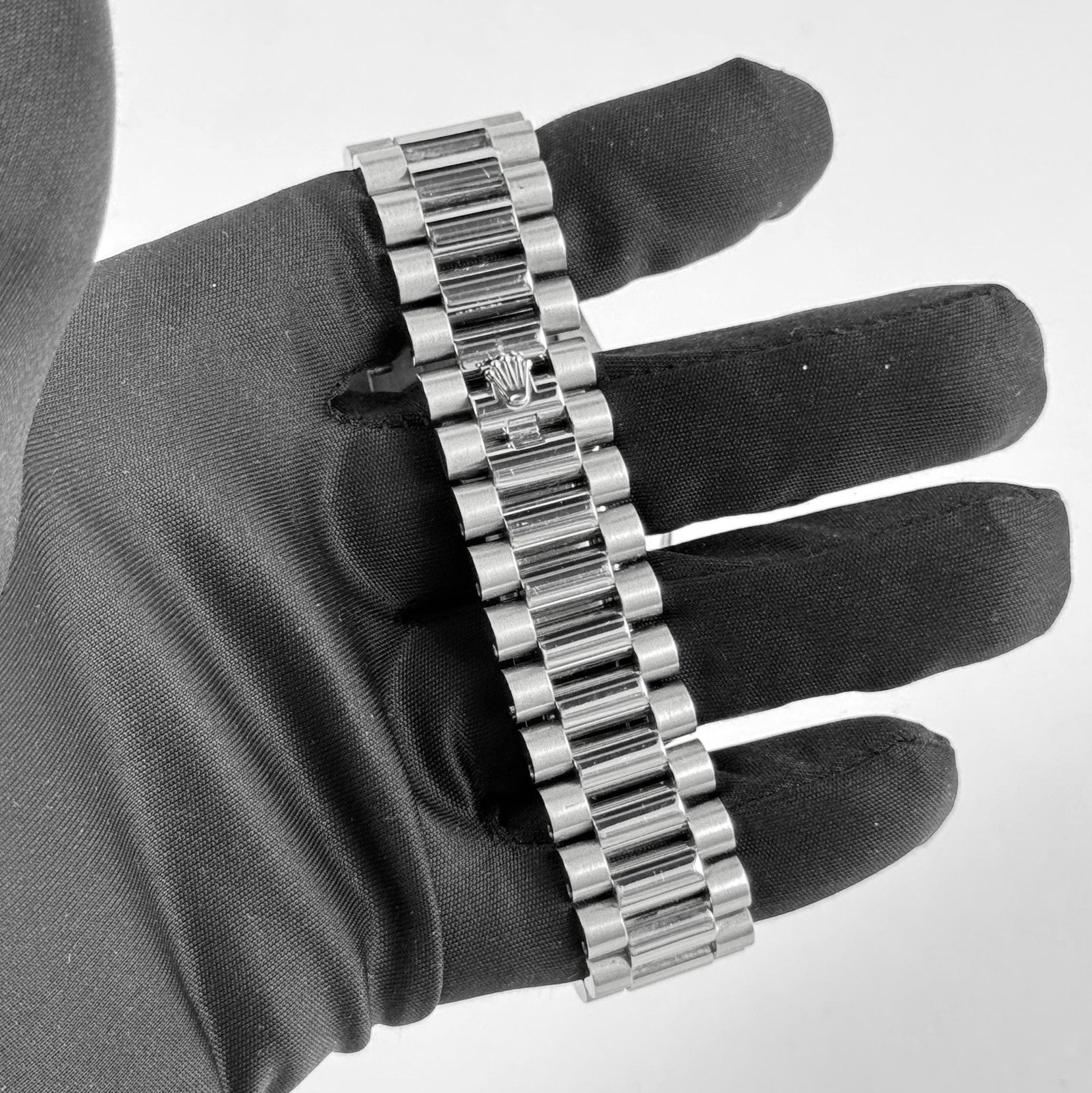 Rolex Day-Date 40 228239 White Gold Blue Dial (2018) - Image 11