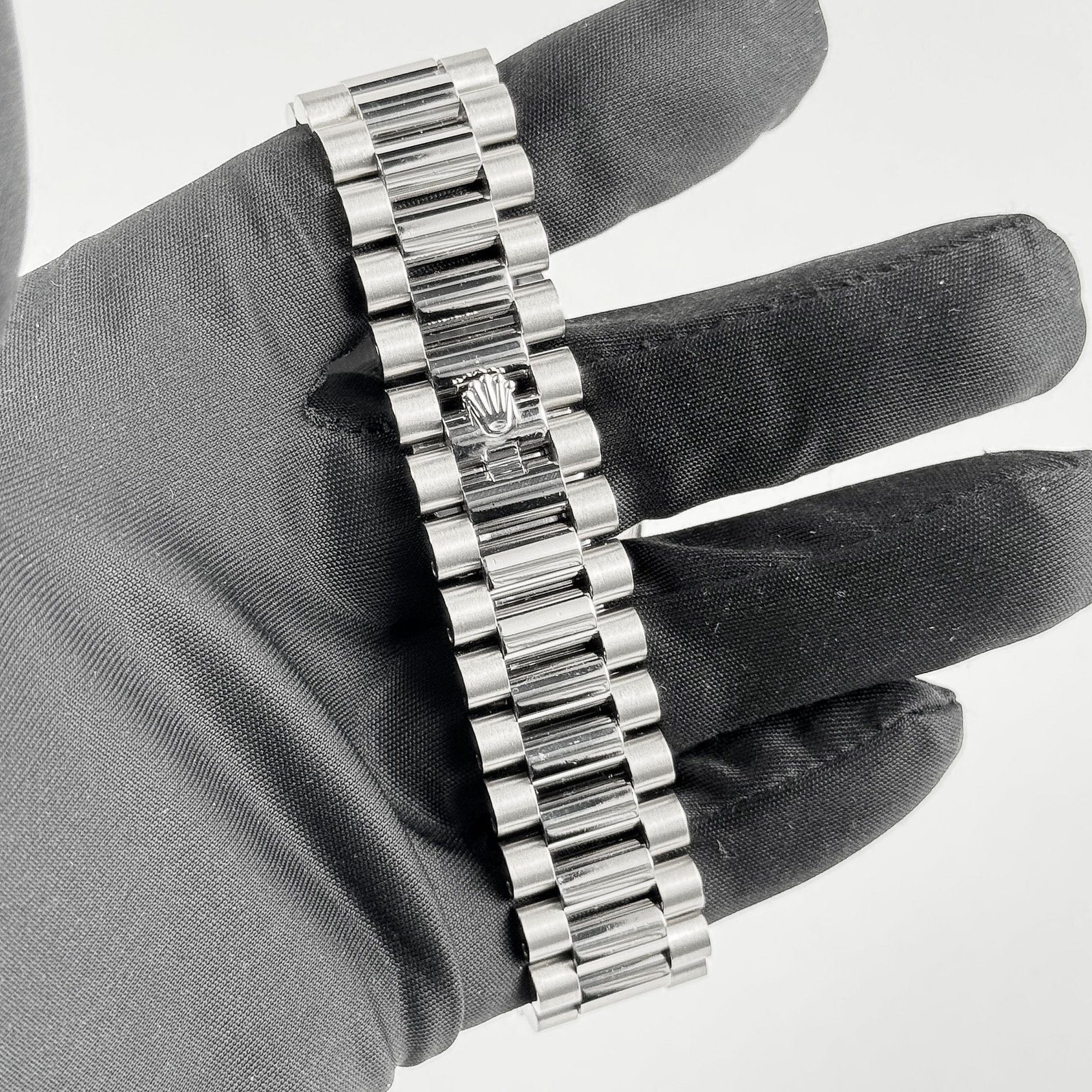 Rolex-Day Date 40 228239 White Gold Silver Stripe Motif Dial (2018) - Image 12