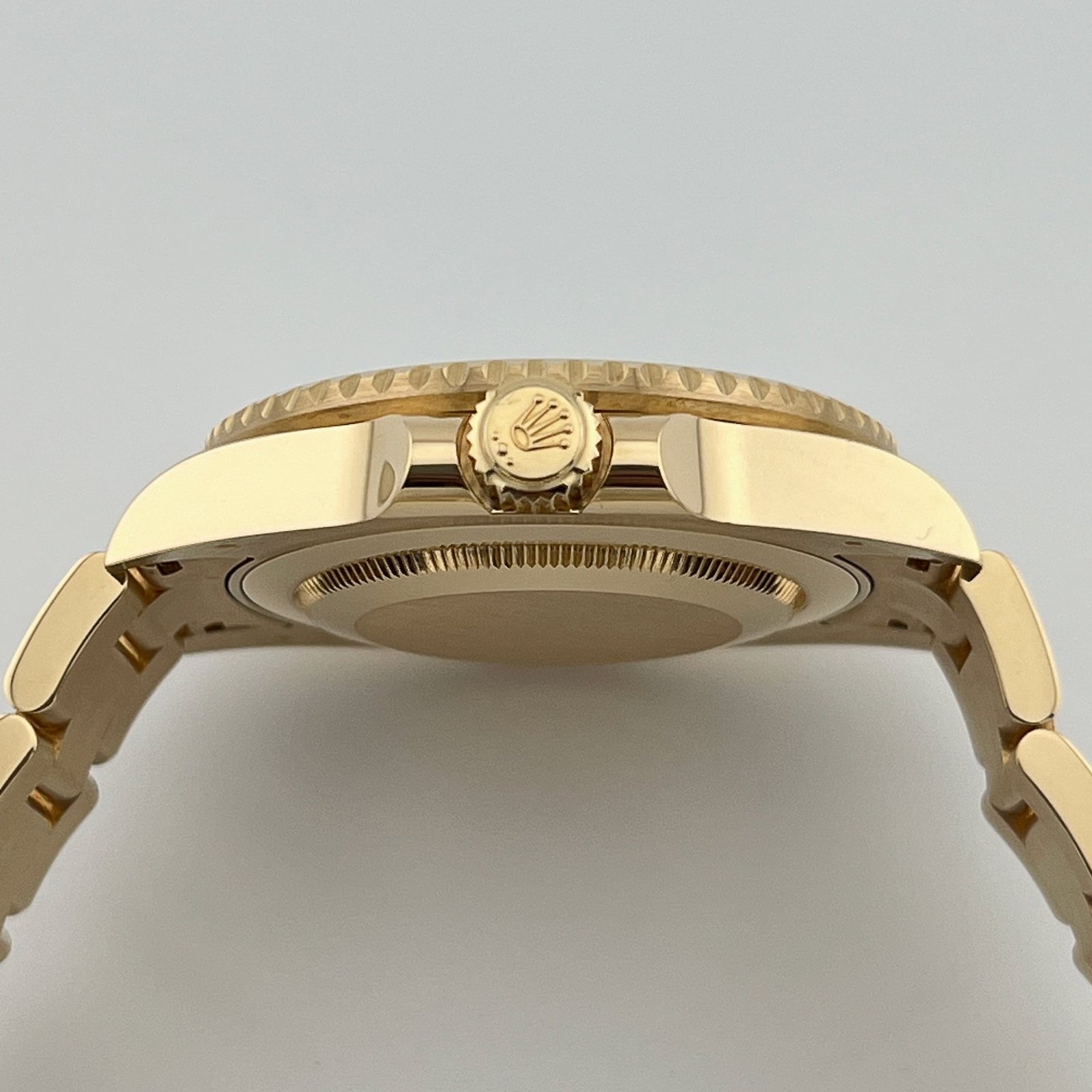 Rolex GMT-Master II 116718LN Yellow Gold Green Dial Black Bezel - Image 4