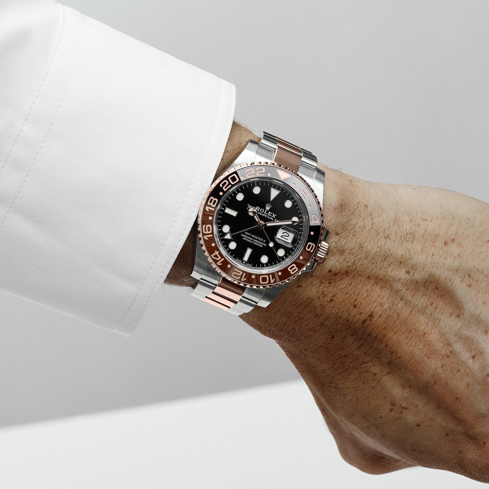 Rolex GMT-Master II 126711CHNR 'Root Beer' Stainless Steel Rose Gold Black Dial (2021) - Image 2