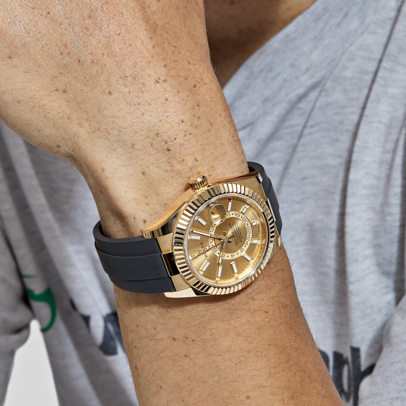 Rolex Sky-Dweller 326238 Yellow Gold Champagne Dial - Image 2
