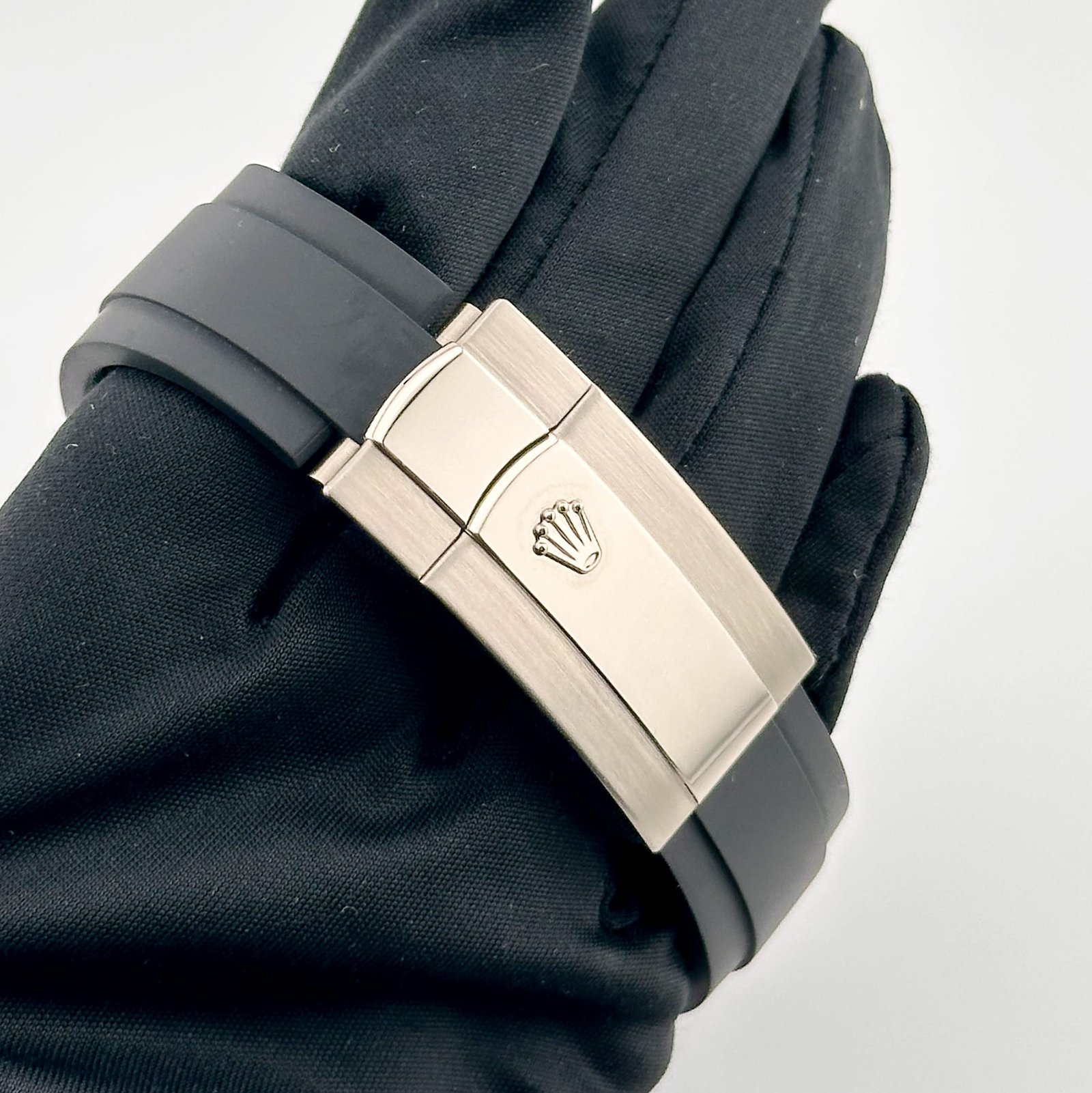 Rolex Sky-Dweller 336239 White Gold Black Dial (2025) - Image 8