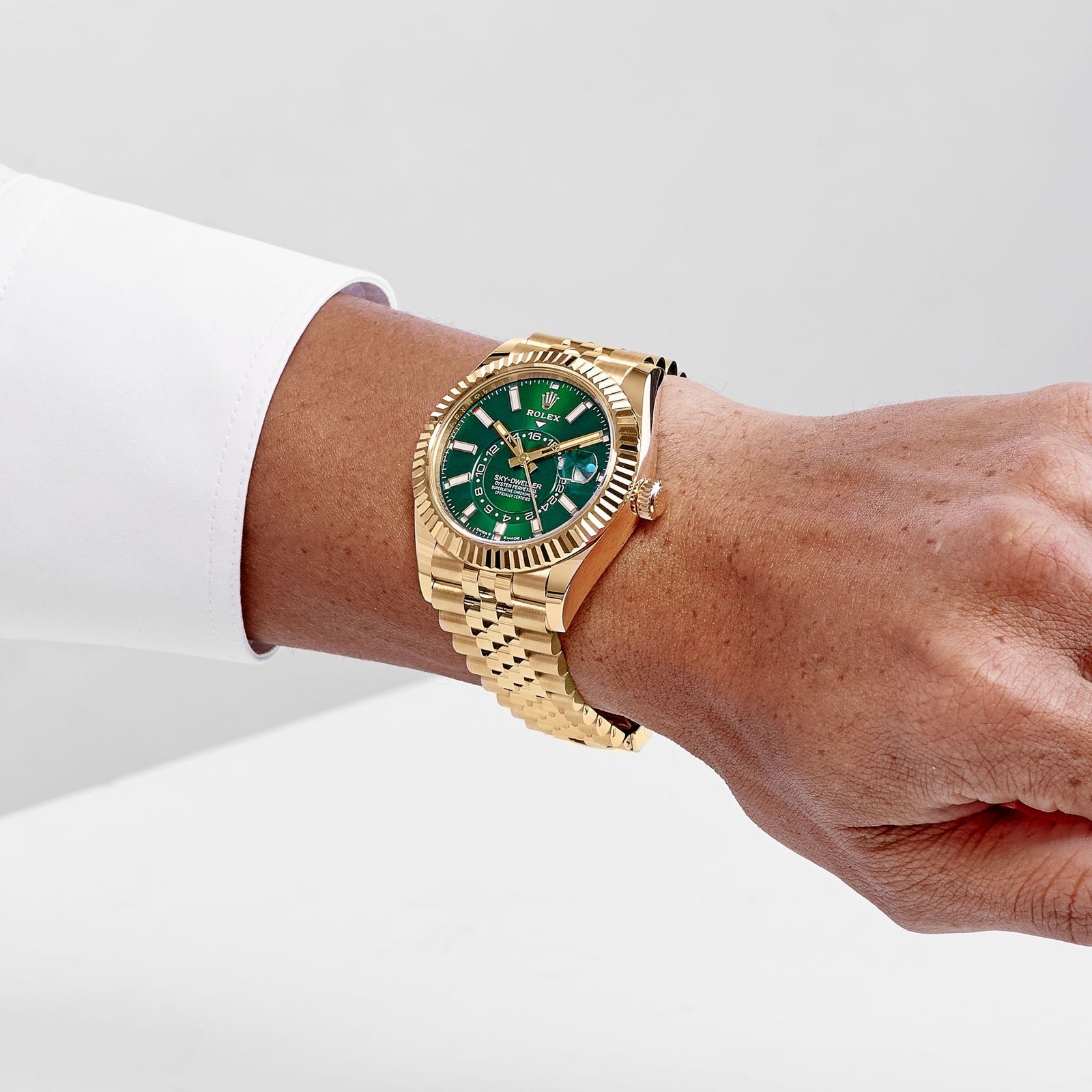 Rolex Sky-Dweller 336938 Yellow Gold Bright Green Dial Jubilee (2025) - Image 2