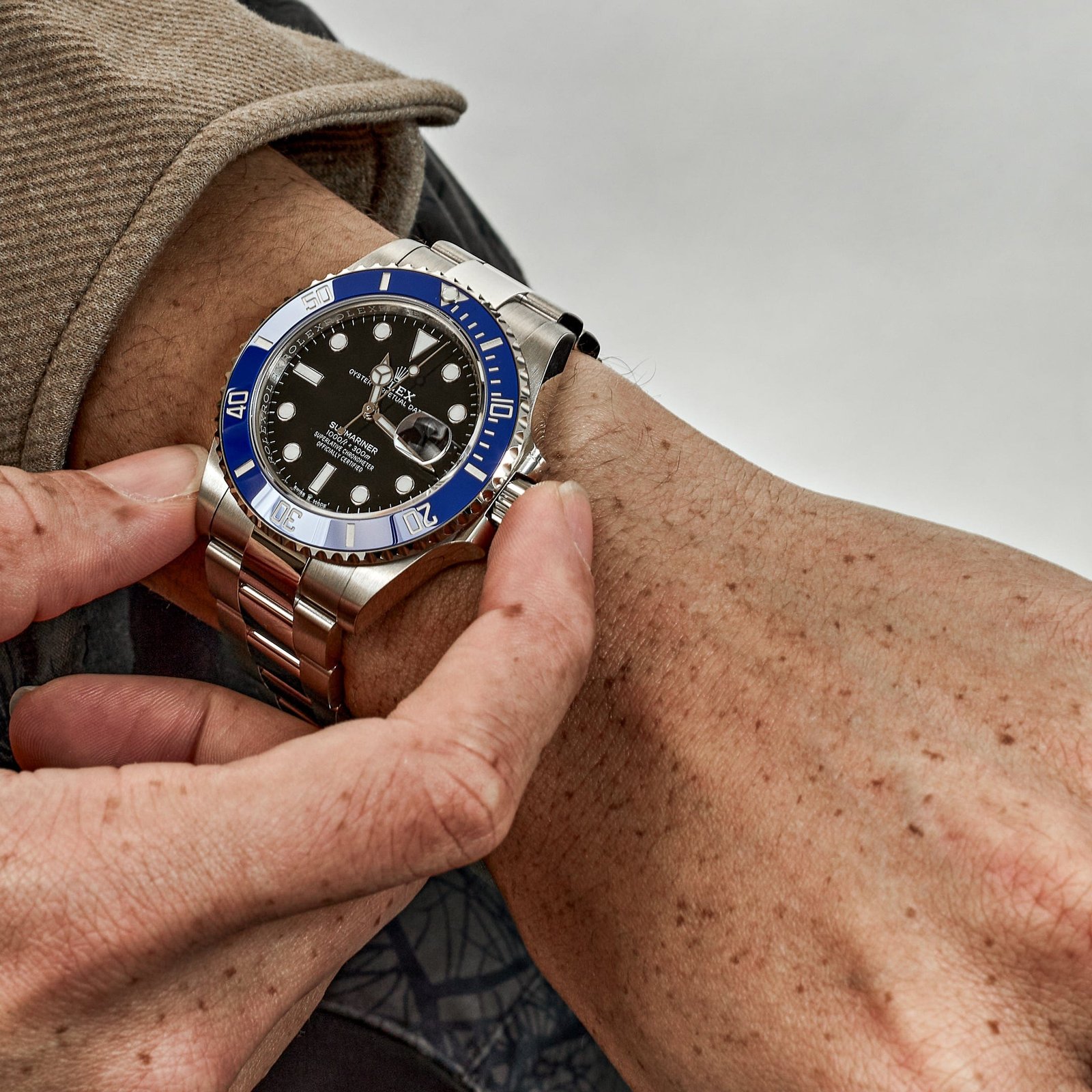 Rolex Submariner Date 126619LB 'Cookie Monster' White Gold Black Dial Blue Bezel (2025) - Image 2